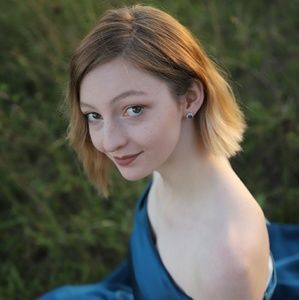 Meet your Posher, Liz